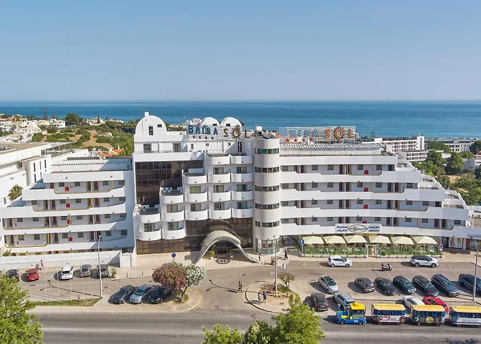 布里萨索尔公寓式酒店 4*