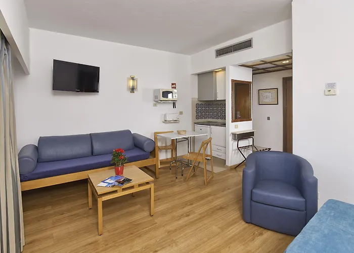 布里萨索尔公寓式酒店 4*